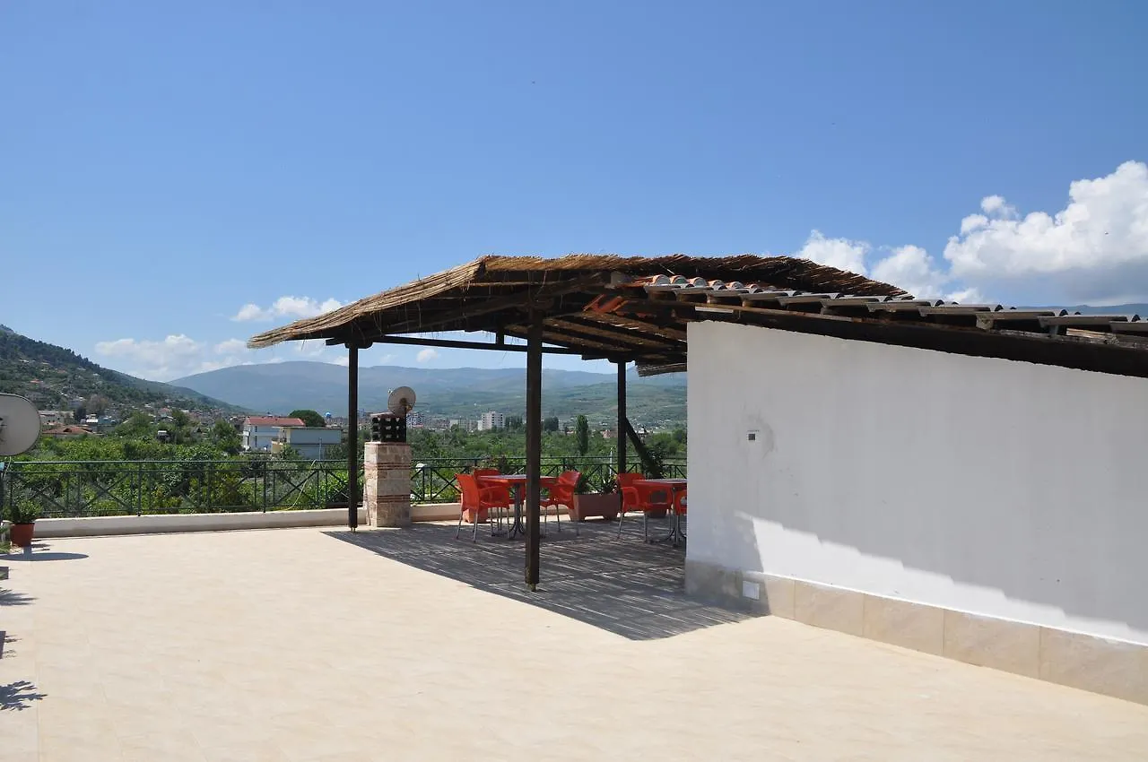 Bed & Breakfast Local Living Edi Berat Guest house